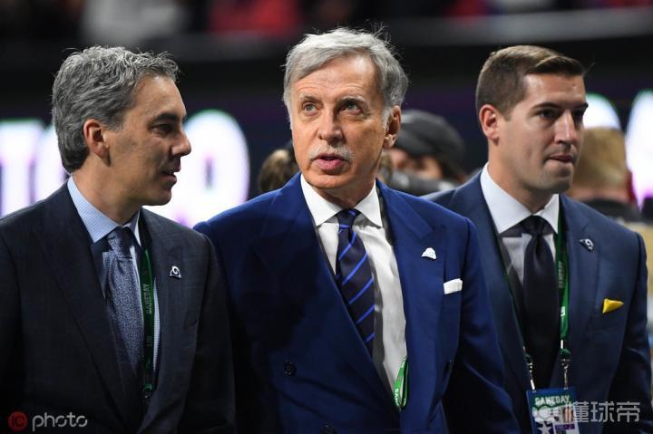 爱游戏-包含欧联冲刺阶段走向成谜；拜仁慕尼黑扳平良机；质疑声仍在；更衣室氛围转暖的词条